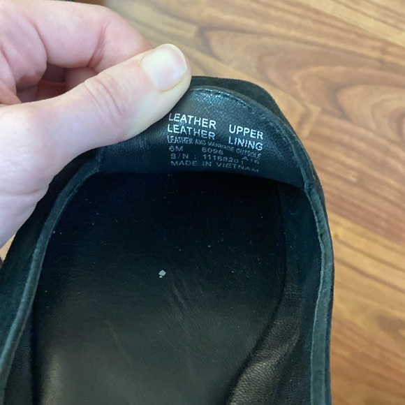 Tory Burch Black Leather Flats 6 - Picture 4 of 5